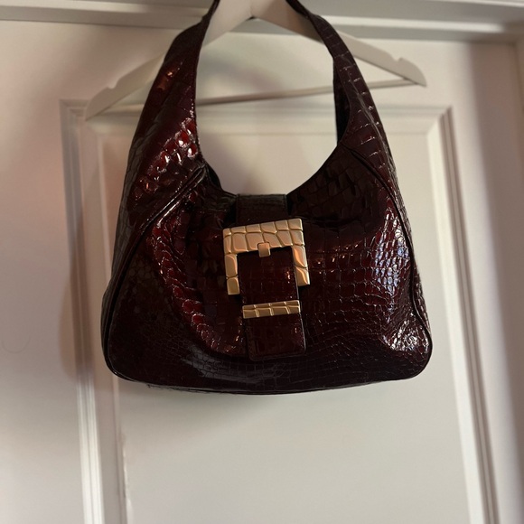Croc-Embossed Burgundy Handbag - Picture 2 of 8